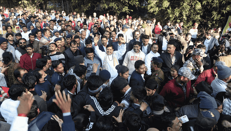CM यादव ने उज्जैन की राहगीरी में घुमाई लाठी, गाया भजन - रामजी की निकली सवारी… 1 CM Yadav waved his stick in the streets of Ujjain, sang bhajans - Ramji's ride came out..., ujjain, kalluram news, Dr. Mohan yadav, ujjian rahgiri