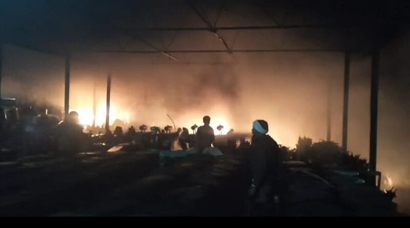 Fire broke out in electricity company's store in Chhindwara, transformer and scrap burnt to ashes; The oil tank was 150 feet away, Chhindwara, kalluram news, fire in Store room