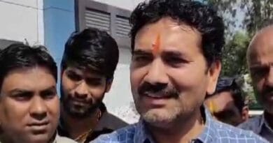 इंदौर BJP विधायक और निगम अफसर के बीच कहासुनी, MLA बोले- हम सबको ठीक करने में सक्षम 5 Indore: Clash between BJP MLA and corporation officer, MLA said - We are capable of fixing everything, Indore, Kalluram News, Golu Shukla, Indore Nagar Nigam