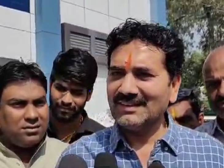 Indore: Clash between BJP MLA and corporation officer, MLA said - We are capable of fixing everything, Indore, Kalluram News, Golu Shukla, Indore Nagar Nigam