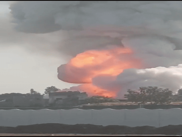 Blast in firecracker factory in Harda, 11 people died, more than 100 people injured; hands and legs cut off and thrown away, kalluram news, harda firecracker factory blast, harda, MP new, today updates