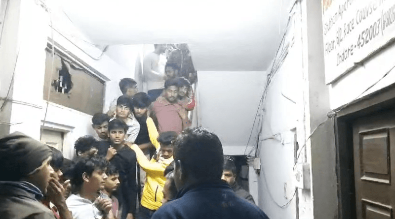 In Indore's SGSITS, two groups of students pelted stones, student's head broken; Case against three seniors, Indore, SGSITS, Kalluram News, Crime