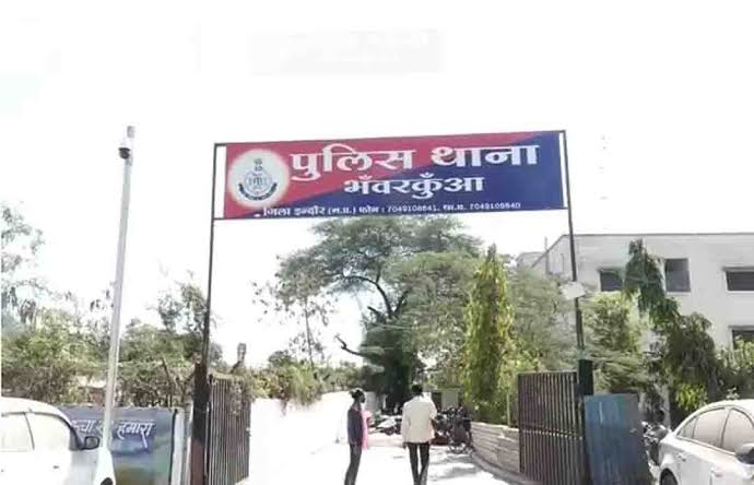 SSC की तैयारी कर रही छात्रा पर बोतल से हमला, बोली- इंदौर में सुरक्षित नहीं लड़कियां 1 Girl preparing for SSC attacked with bottle, said - Girls are not safe in Indore, Indore, Kalluram News, Crime