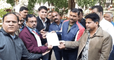 MP विधानसभा चुनाव में निर्वाचन में लगे कर्मचारियों को नहीं मिला मानदेय, कलेक्टर को सौंपा ज्ञापन 4 Employees engaged in election in MP Assembly elections did not get honorarium, memorandum submitted to Collector, Kalluram News, Jabalpur, Today Updates