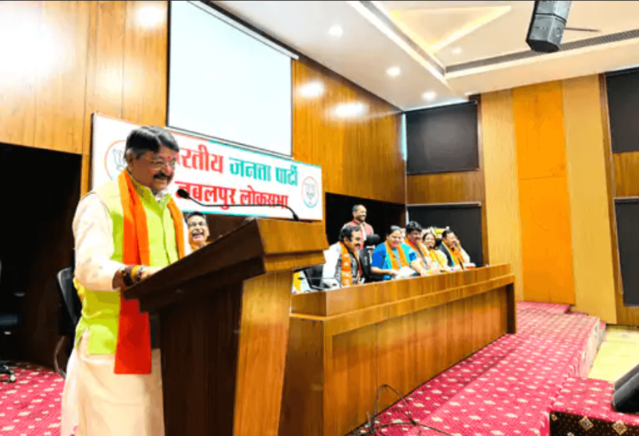 विजयवर्गीय बोले- हमारी पार्टी को कमलनाथ की जरूरत नहीं, जबलपुर में कहा- वे समझदार हैं, कैसे धोखा खा गए 1 Vijayvargiya said - Our party does not need Kamal Nath, said in Jabalpur - He is intelligent, how did he get cheated, Kailash vijayvergiya, Kalluram News, Jabalpur, MP Politics