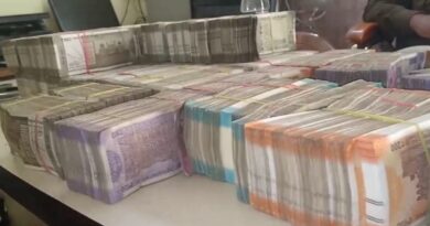 80 lakh cash found in car in Jabalpur, two youths and a woman arrested, Kalluram News, Jabalpur, Crime