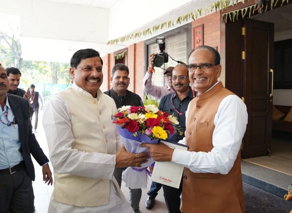 मोहन कैबिनेट का ऐलान- ग्वालियर की तरह उज्जैन व्यापार मेले में वाहनों के रजिस्ट्रेशन पर 50% छूट, इंदौर-उज्जैन रोड होगी सिक्सलेन 2 Mohan Cabinet's announcement - 50% discount on vehicle registration in Ujjain trade fair like Gwalior, Indore-Ujjain road will be six lane, Kalluram News, Mohan Cabinet Meeting, Mp News