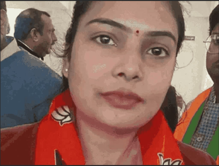 ग्वालियर-अहमदाबाद अब डेढ़ घंटे में पहुंचेंगे, CM ने फ्लाइट को दिखाई हरी झंडी, 86 करोड़ के कार्यों का भूमिपूजन भी किया 2 Gwalior-Ahmedabad will now reach in one and a half hour, CM gave green signal to the flight, also performed Bhoomi Pujan of works worth Rs. 86 crores, morena, political, development, MP news, kalluram news, CM Dr. Mohan Yadav