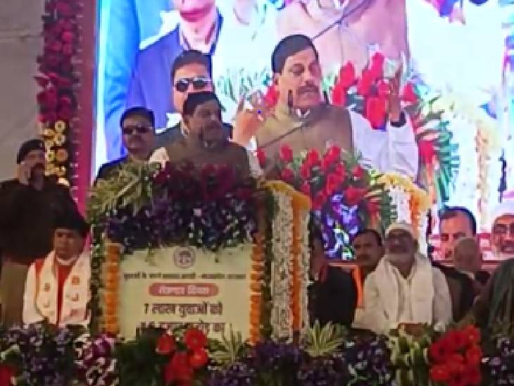 ग्वालियर-अहमदाबाद अब डेढ़ घंटे में पहुंचेंगे, CM ने फ्लाइट को दिखाई हरी झंडी, 86 करोड़ के कार्यों का भूमिपूजन भी किया 1 Gwalior-Ahmedabad will now reach in one and a half hour, CM gave green signal to the flight, also performed Bhoomi Pujan of works worth Rs. 86 crores, morena, political, development, MP news, kalluram news, CM Dr. Mohan Yadav