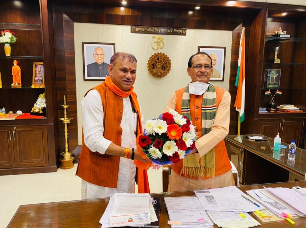 मोहन सरकार ने पलटा शिवराज सरकार का फैसला, निगम-मंडल और प्राधिकरणों में मंत्री का दर्जा प्राप्त 46 अध्यक्ष-उपाध्यक्ष हटाए 1 Mohan government reversed the decision of Shivraj government, removed 46 chairpersons and vice-chairpersons who had the status of ministers in corporations, boards and authorities, Kalluram News, MP News, Political News, Dr. MOhan Yadav