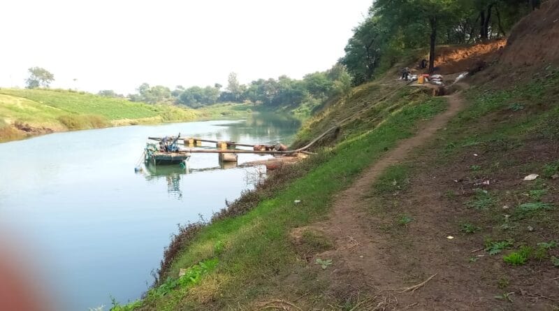 Sand mafia in Sihora is tearing the deer's chest, illegal excavation of sand by installing hi-fi devices in the ghats, Sihora, Kalluram News