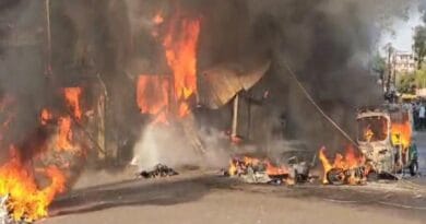 Fire breaks out in travels office in Indore, 3 shops and vehicles gutted; Jam near Patel Bridge, Indoe, Fire in Indore, Kalluram News, Today Updates