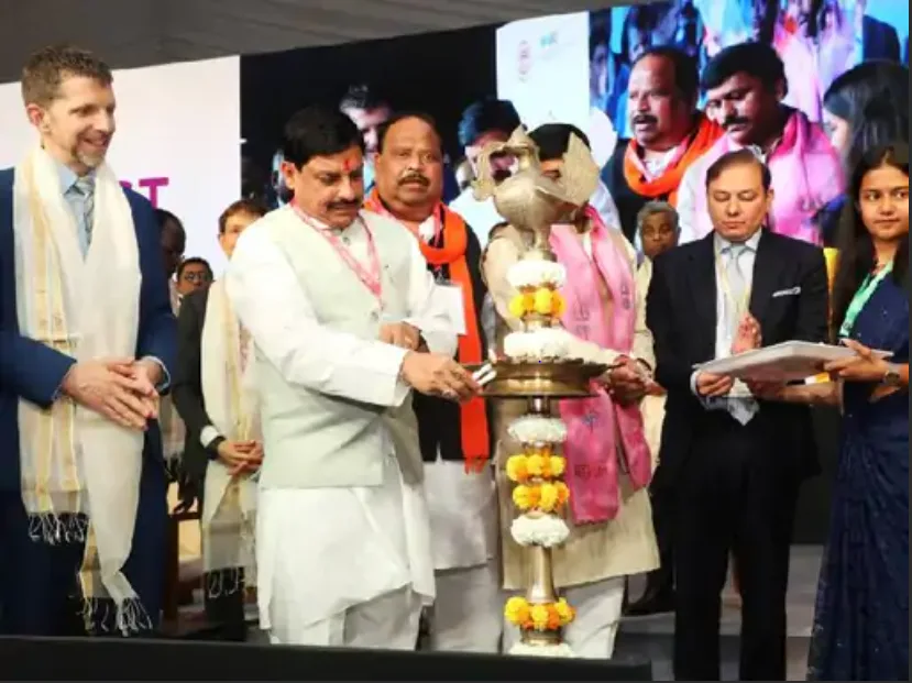 उज्जैन में रीजनल इंडस्ट्री कॉन्क्लेव का आज दूसरा दिन, धार्मिक, फिल्म टूरिज्म और फार्मा मेडिकल डिवाइसेज की चुनौतियां 1 Today is the second day of Regional Industry Conclave in Ujjain, challenges of religious, film tourism and pharma medical devices, Ujjain regional Conclave, Dr. Mohan Yadav, Kalluram News, Ujjain