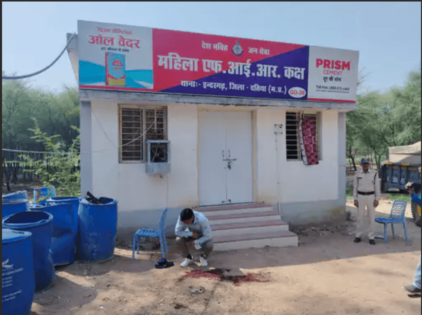 दतिया में ड्यूटी पर तैनात कॉन्स्टेबल ने खुद को गोली मारी, मौत; परिजन बोले- काम के डिप्रेशन में थे 2 Constable on duty in Datia shoots himself, dies; Family members said- was in depression due to work, Committe Suicide, Kalluram News, Datia, Crime
