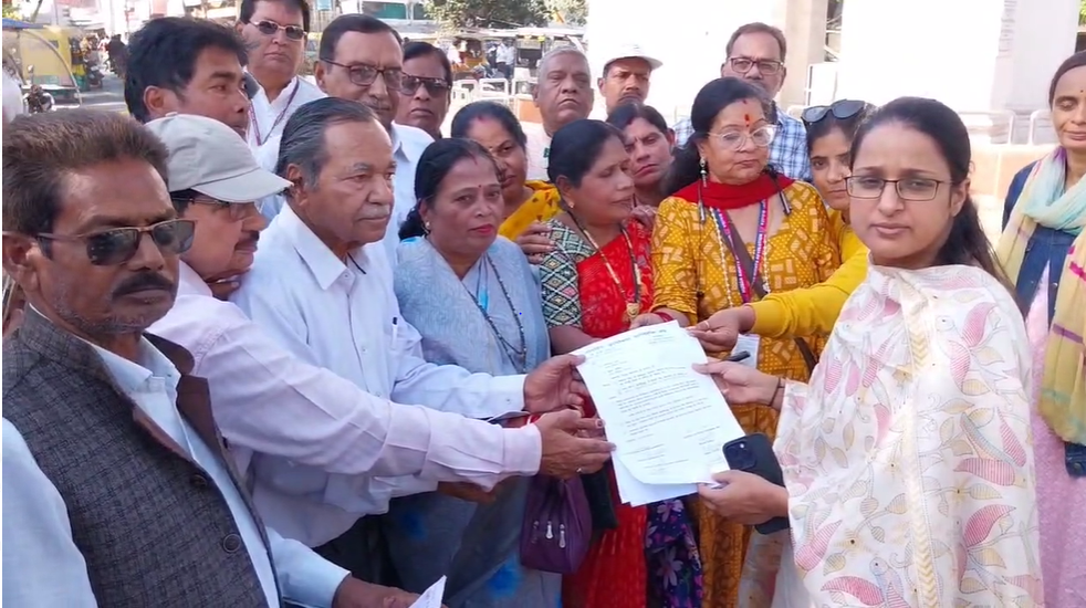 Opposition to privatization of district hospitals, social organizations submitted memorandum, Jabalpur, Kalluram News, privatization of District Hospital