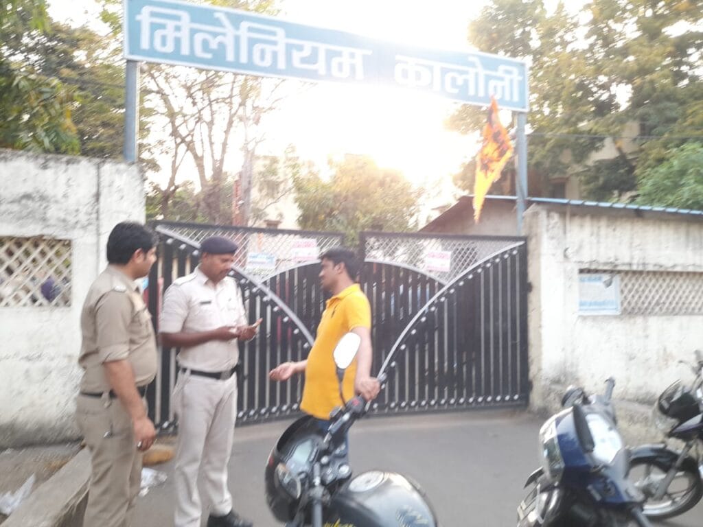 जबलपुर में रेलवेकर्मी और बेटे का मर्डर, 8 साल के बच्चे को मार कर फ्रिज में डाला; 14 साल की बेटी लापता 2 Railway worker and son murdered in Jabalpur, 8 year old child was killed and put in the fridge; 14 year old daughter missing, Jabalpur, Kalluram News, Double Murder, Crime