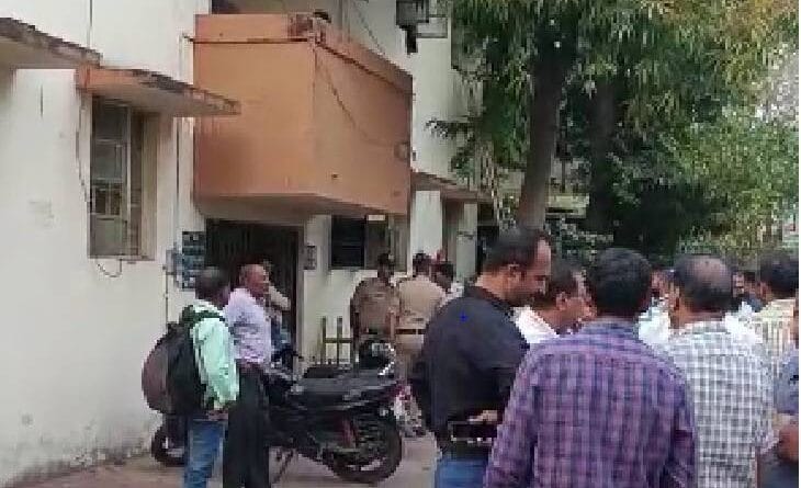 Railway worker and son murdered in Jabalpur, 8 year old child was killed and put in the fridge; 14 year old daughter missing, Jabalpur, Kalluram News, Double Murder, Crime