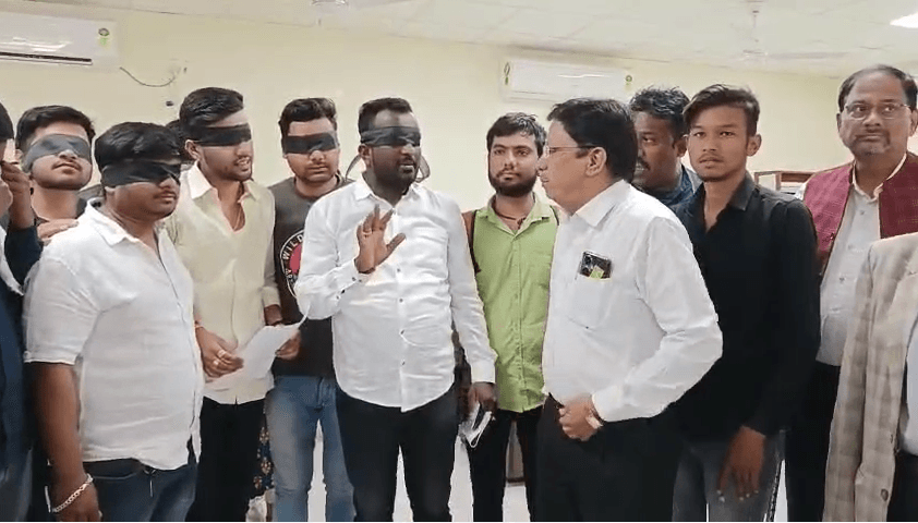 टाइम टेबल जारी कर परीक्षा लेना भूली यूनिवर्सिटी, जबलपुर में RDVV की लापरवाही; हंगामे के बाद नया शेड्यूल जारी 3 University forgot to take the exam by issuing time table, negligence of RDVV in Jabalpur; New schedule released after uproar, Jabalpur, RDVV, Kalluram News