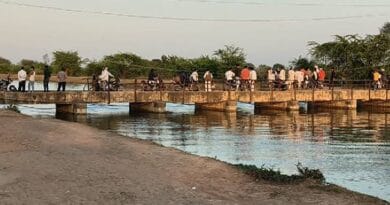 Two girls fell into the canal in Morena, diver saved one, the other missing, Morena, Kalluram News, Accident