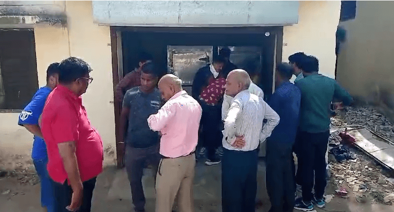 Young man killed his father by crushing him with a stone, attacked him when he stopped him for work, Murder, Kalluram News, Narsinghpur, Crime< MP Local