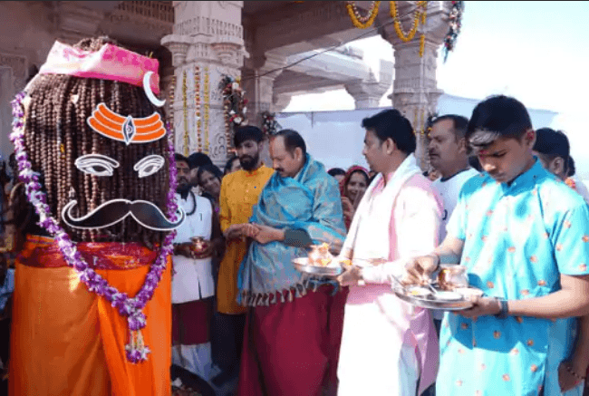 उज्जैन में लगातार 44 घंटे दर्शन देंगे महाकाल, ओंकारेश्वर में फूलों से सजा दरबार; कुबेरेश्वर धाम में रुद्राक्ष महोत्सव 4 Mahakal will give darshan for 44 hours continuously in Ujjain, the court decorated with flowers in Omkareshwar; Rudraksh Festival in Kubereshwar Dham, Mahashivratri, Kalluram News, Omkareshwar, Kubereshwar Dham