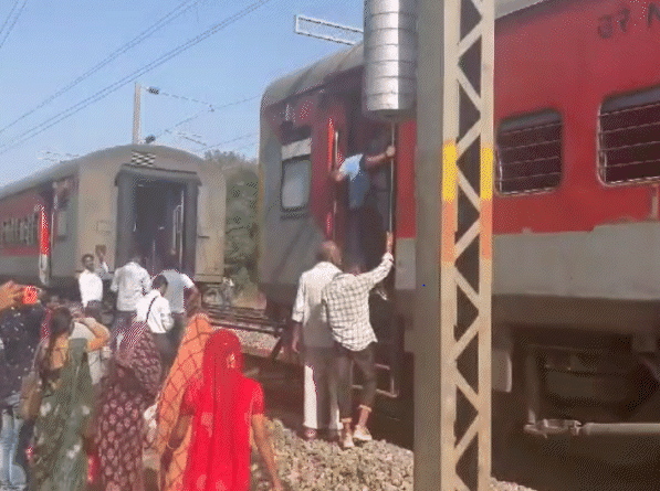 Moving train divided into two parts, coupling of Malwa Express going from Indore to Vaishno Devi broken, Kalluram News, Today Updates, Malwa Express Accident