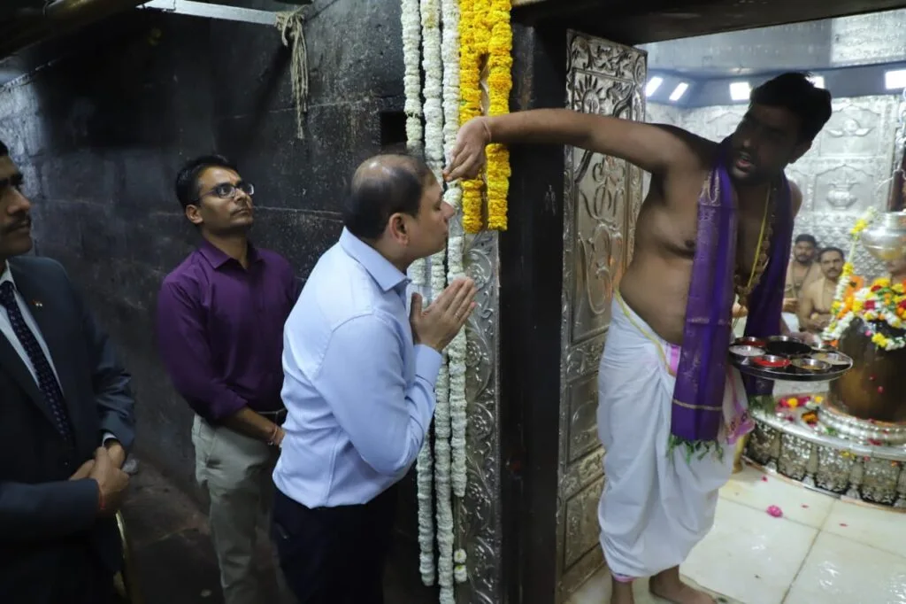 उज्जैन में रीजनल इंडस्ट्री कॉन्क्लेव का आज दूसरा दिन, धार्मिक, फिल्म टूरिज्म और फार्मा मेडिकल डिवाइसेज की चुनौतियां 2 Today is the second day of Regional Industry Conclave in Ujjain, challenges of religious, film tourism and pharma medical devices, Ujjain regional Conclave, Dr. Mohan Yadav, Kalluram News, Ujjain