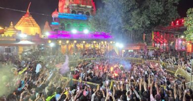 From Mahakal Temple to Indore, Bhopal, Jabalpur and Narmadapuram, Holi was lit, people applied colors to each other, Holika Dahan, Kalluram News, Ujjain, Bhopal, Holi, Today Updates