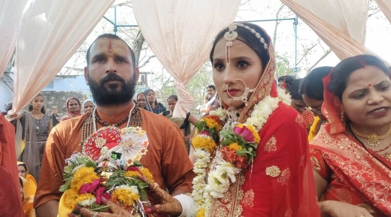 In Gwalior, 23 year old Shivani got married to Laddu Gopal, offered her hand to God and made the demand; Took seven rounds wearing garland, Gwalior, Marriage, Kalluram News, Religion News, Amazing News