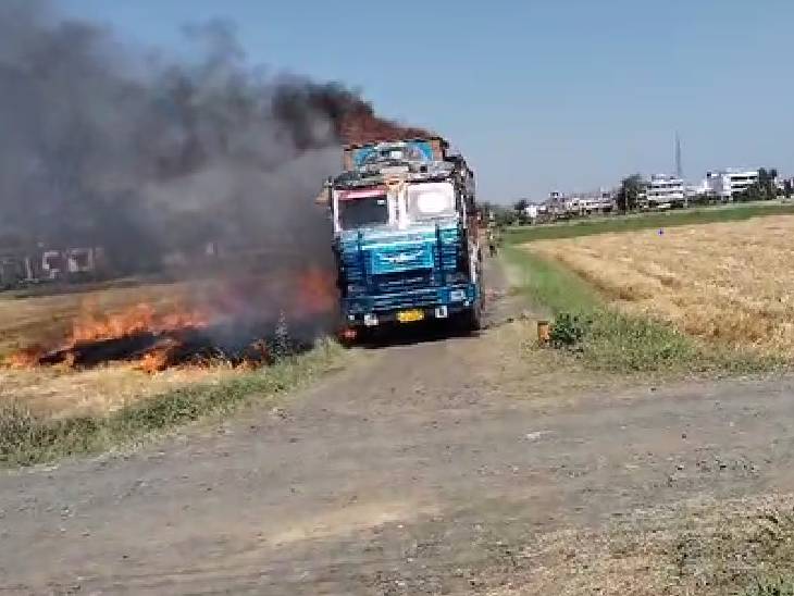 Fire in truck carrying election material, accident due to sparking in electrical wires in Jabalpur, Jabalpur, Kalluram News, Loksabha Election 2024, Today Updates