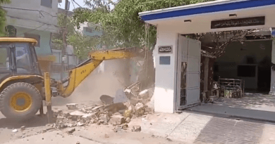 Bulldozer hits owner's house after explosion in scrapyard in Jabalpur, NIA team will investigate, Jabalpur, Kalluram News, Today Updates, Jabalpur Kabadkhana Blast Video; 2 Killed In Explosion