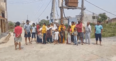 जबलपुर में बिल्डर ने प्लॉट बेचे, सुविधाएं नहीं दीं; नाराज रहवासियों ने किया प्रदर्शन 2 Builder sold plots in Jabalpur, did not provide facilities; Angry residents demonstrated, Jabalpur, Kalluram News, Builder Fraud