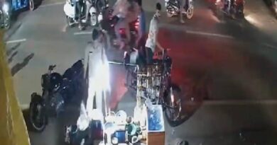 Police officer's hooliganism in Jabalpur, when 20 thousand rupees were not given then SI and constable kicked and broke the shop, Jabalpur, Crime, Kalluram News