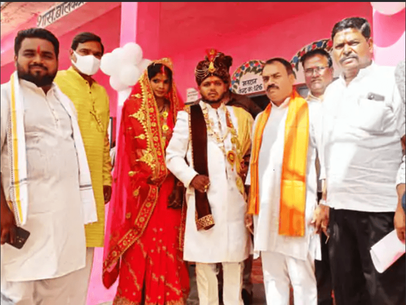 जबलपुर लोकसभा सीट पर वोटिंग, पीठासीन अधिकारी निलंबित; शाम 5 बजे तक 56.74% मतदान 2 Voting on Jabalpur Lok Sabha seat: Presiding officer suspended; 56.74% voting till 5 pm, Jabalpur, Kalluram News, Loksabha Election 2024, Today Updates