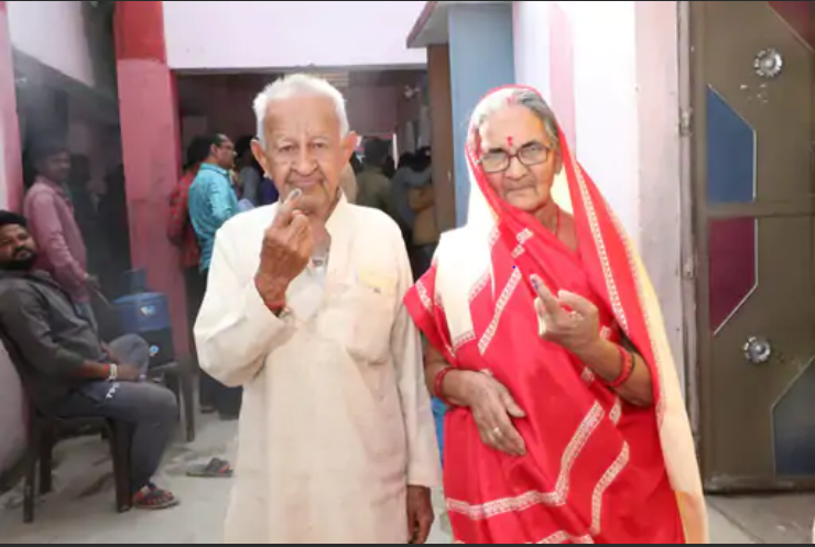 13.82% voting in 2 hours on 6 seats of second phase; VD and Malaiya angry over late start of voting, Voting Updates, Kalluram News, Loksabha Election Voting Updates, Loksabha Election 2024, Loksabha Election Second Phase In MP