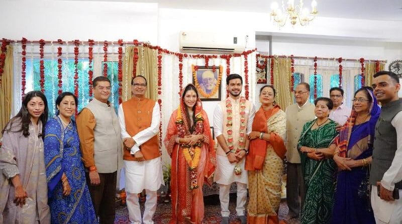 Shehnai will be played at the house of former CM Shivraj, Kunal Chauhan got engaged to a girl from Bhopal, Kalluram News, Today Updates, Politics, Shivraj Singh Chouhan Ke bete ki sagai
