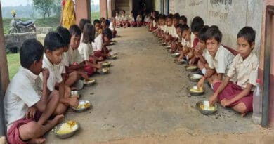 Schools closed during holidays, still distributing mid-day meals; School in-charges are uploading information in MP; Central government caught the error, Kalluram News, Today Updates, Mid Day Meal Scam, Today Updates