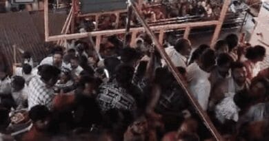 Ruckus and sloganeering in Omkareshwar temple, devotees said- stop VIP darshan; Priests are offering darshan with Rs 300 each, Kalluram News, Today Updates, Omkareshwar, Khandwa