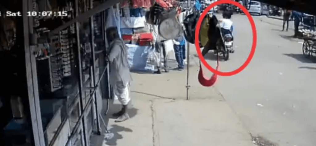सागर में 13 साल की बच्ची से गैंगरेप, मरा समझकर नदी में फेंका, मौत; तीन दिन पहले दोस्ती के बाद मिलने बुलाया था 2 13 year old girl gang raped in Sagar, thought to be dead and thrown in the river, death; Three days ago I called to meet after friendship, Sagar, Gangrape And Murder, Kalluram News, Crime