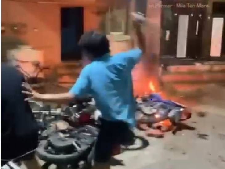 इंदौर में मंत्री विजयवर्गीय के करीबी की गोली मारकर हत्या, आरोपियों के घर में घुसकर तोड़फोड़, आग लगाई 2 Minister Vijayvargiya's close aide shot dead in Indore, vandalized the house of the accused, set it on fire, Indore, Kalluram New, Today Updates, Crime, BJP News