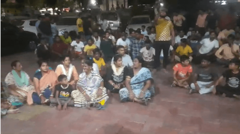 Miscreants created havoc in Jabalpur, threw bombs and stones outside houses, spread terror by waving swords, angry people surrounded the police station, Jabalpur,, Kalluram News, Today Updates, Crime