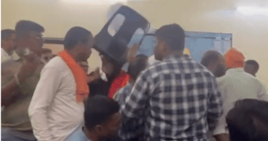 जबलपुर में भाजपा नेताओं ने बिजली कंपनी के दफ्तर में की तोड़फोड़, कुर्सियां भी फेंकी; बढ़े हुए बिल और कटौती पर भड़के  1 In Jabalpur BJP leaders vandalized the office of the electricity company, also threw chairs; Angry over increased bills and cuts, Jabalpur, Kalluram News, Today Updates, BJP News, Bijli Company