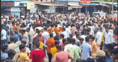 गोवंश के अवशेष मिलने पर फूटा हिंदू संगठनों का गुस्सा, जबलपुर-दमोह मार्ग पर चक्काजाम, कटंगी बंद कराया 5 Hindu organizations got angry after finding remains of cows, blockade on Jabalpur-Damoh road, Katangi closed, Kalluram News, Jabalpur, Today Happening