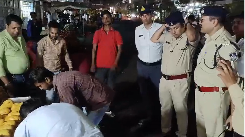 Vegetable and fruit shops removed from small line intersection in Jabalpur, challan issued to many shopkeepers, Jabalpur, Kalluram News, Today Updates, Jabalpur Police Action