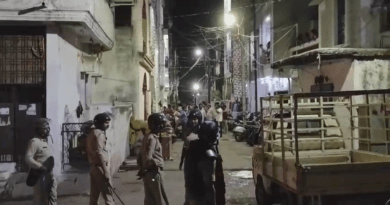 जबलपुर में बच्चों के विवाद में दो पक्ष भिड़े, पथराव, गाड़ियां जलाई; 8 थानों का फोर्स तैनात  3 In Jabalpur two parties clashed over children's dispute, pelted stones, burnt vehicles; Force deployed from 8 police stations, jabalpur, Kalluram News, Crime, Today Updates