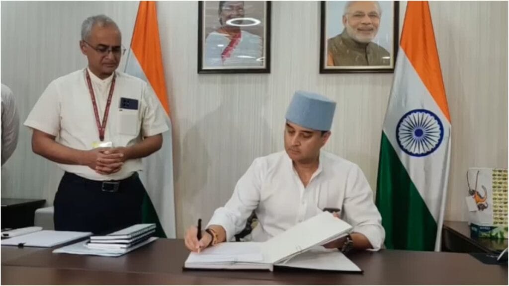शिवराज-सिंधिया ने मंत्रालय में संभाला कार्यभार, केंद्रीय मंत्री चौहान बोले- किसानों के सपने पूरे करूंगा 2 Shivraj-Scindia took charge in the ministry, Union Minister Chauhan said - I will fulfill the dreams of farmers, Kalluram News, Poitical News, Politics, Today News, Today Happening