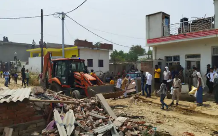 Houses of cow slaughter accused demolished in Morena, beef was found in the house; 6 people were caught, Morena, Kalluram News, Today Updates, Police Action, Crime