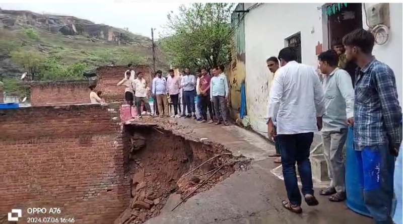 Heavy rain alert in MP till July 11, five injured after two houses collapsed in Bhind; Houses filled with water in Morena, MP Weather News, Today Updates, Kalluram News, Mausam Updates, Barish Updates, Today Mausam