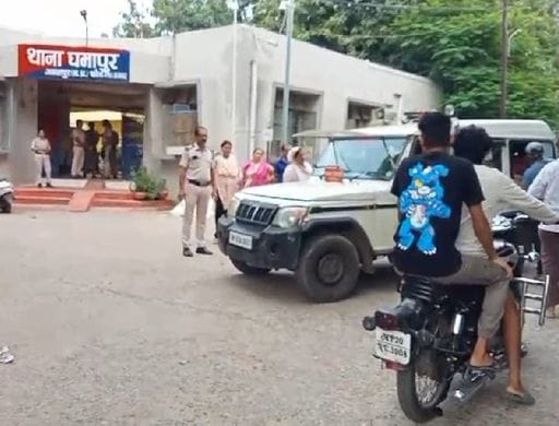 जबलपुर में कार में पत्थर मारकर नर्स की हत्या के बाद घर में सो गए थे आरोपी, 75 CCTV खंगालने के बाद पकड़ाए 1 In Jabalpur the accused slept in the house after killing a nurse by pelting stones at her car, caught after scanning 75 CCTVs, Jabalpur, Kalluram News, Today Updates, Crime, Nurse Murder Case