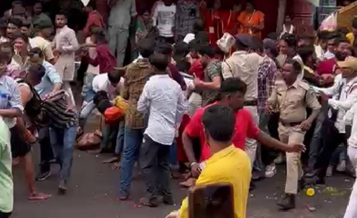 Stampede like situation in Mahakal ride, people started falling as soon as barricades were removed, Ujjain, Mahakal ki Sawari, Kalluram News, Today Updates